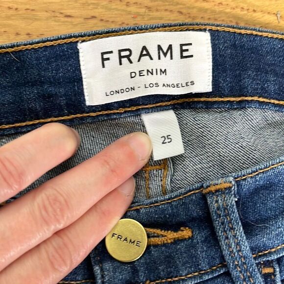 Super cute FRAME Brand Factory Distressed Skinny Jeans - Picture 3 of 15